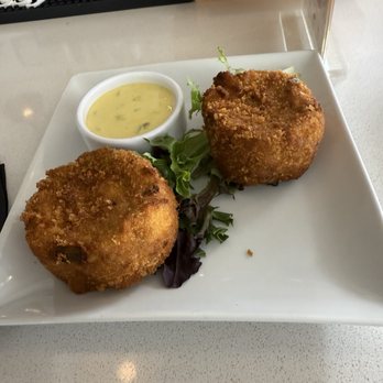 The Modern Vegan - Crab cakes are good, service great drinks outstanding!!! - Vegan Near Me - Royal Oak, Michigan The Modern Vegan - Crab cakes are good, service great drinks outstanding!!! - Vegan Near Me - Royal Oak, Michigan