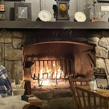 Cracker Barrel Old Country Store - Homey ski lodge vibes - Southern Near Me - Wrentham, Massachusetts Cracker Barrel Old Country Store - Homey ski lodge vibes - Southern Near Me - Wrentham, Massachusetts