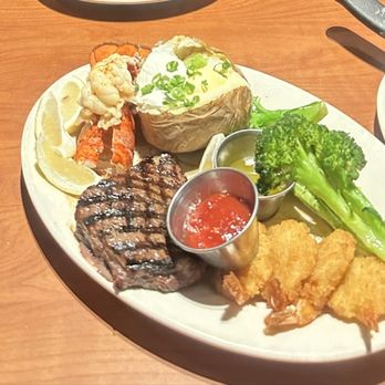 Black Angus Steakhouse - Surf and turf - Steakhouses Near Me - Burbank, California Black Angus Steakhouse - Surf and turf - Steakhouses Near Me - Burbank, California