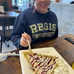 Pistachio and raspberry crepe's!