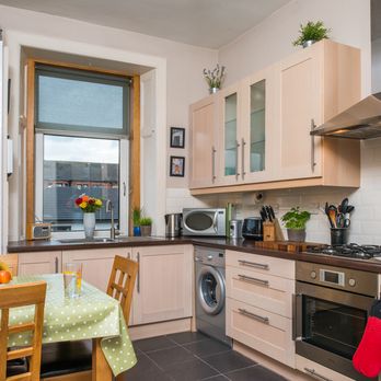 Central Estate Agents - Beautiful Whiteinch tenement - Real Estate Services Near Me - Glasgow, GLG