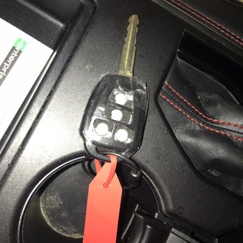 Enterprise Rent-A-Car - Broken key fob with buttons ripped off - Car Rental Near Me - Saint Louis, Missouri Enterprise Rent-A-Car - Broken key fob with buttons ripped off - Car Rental Near Me - Saint Louis, Missouri