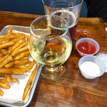 Ridgewalker Brewing - Sun of a Peach, Cajun fries, and Alluvion Amber Ale. - Breweries Near Me - Forest Grove, Oregon Ridgewalker Brewing - Sun of a Peach, Cajun fries, and Alluvion Amber Ale. - Breweries Near Me - Forest Grove, Oregon