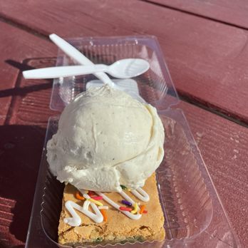 Gooey Gourmet Brownies - Blondies have more fun and made it a sundae - Desserts Near Me - Pleasant Grove, Utah Gooey Gourmet Brownies - Blondies have more fun and made it a sundae - Desserts Near Me - Pleasant Grove, Utah