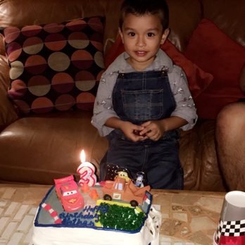 Baskin-Robbins - Sons 3rd birthday cake - Ice Cream & Frozen Yogurt Near Me - Chatsworth, California Baskin-Robbins - Sons 3rd birthday cake - Ice Cream & Frozen Yogurt Near Me - Chatsworth, California