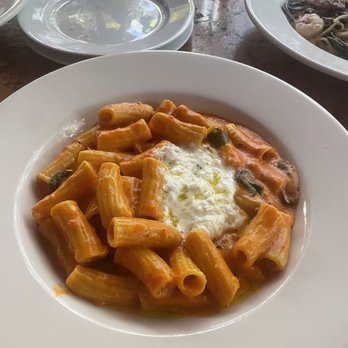 Maccheroni Republic - Rigatoni Pom'Amore - Italian Near Me - Los Angeles, California