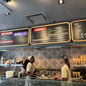Salt & Straw - Menu, Tacolate is a taco shell with ice cream - Ice Cream & Frozen Yogurt Near Me - New York, New York Salt & Straw - Menu, Tacolate is a taco shell with ice cream - Ice Cream & Frozen Yogurt Near Me - New York, New York