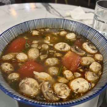 Kin Long Beach - Tom Yum - Thai Near Me - Long Beach, California