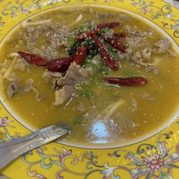 C12. Sour Soup Beef / 金汤肥牛