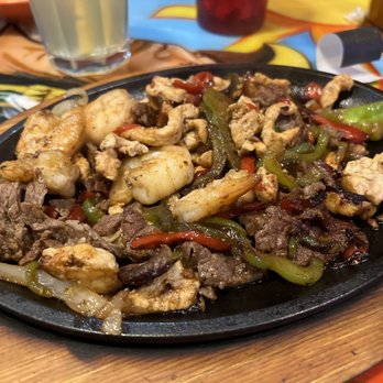 Salina's Mexican Restaurant - Combo fajitas - Mexican Near Me - Chesterfield, Missouri Salina's Mexican Restaurant - Combo fajitas - Mexican Near Me - Chesterfield, Missouri