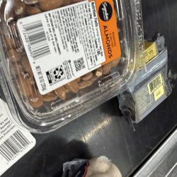 Albertsons - Great deal on signature brand almonds