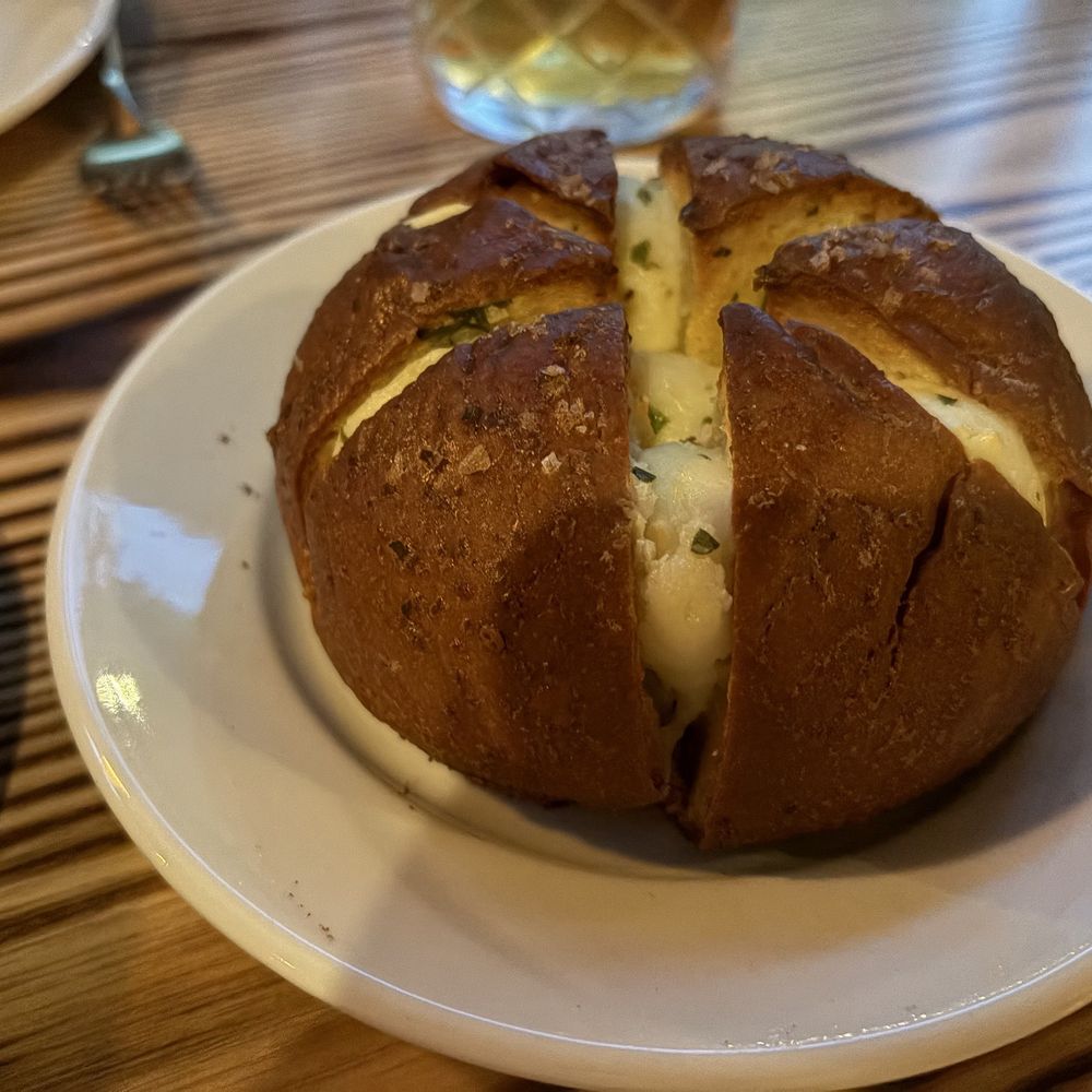 Iggys - Garlic bread - Italian Near Me - Nashville, Tennessee