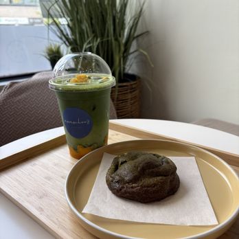 Momochee - Premium Iced Coconut Mango Matcha and Matcha White Chocolate Mochi cookie - Bakeries Near Me - Mississauga, Ontario Momochee - Premium Iced Coconut Mango Matcha and Matcha White Chocolate Mochi cookie - Bakeries Near Me - Mississauga, Ontario