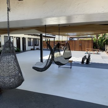 Haley Hotel - Courtyard - Hotels Near Me - Santa Barbara, California