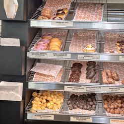 Dunkin' - Inside