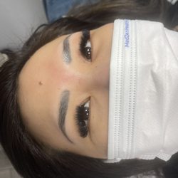 Lashes By Hana - Laminate & tint eyebrow