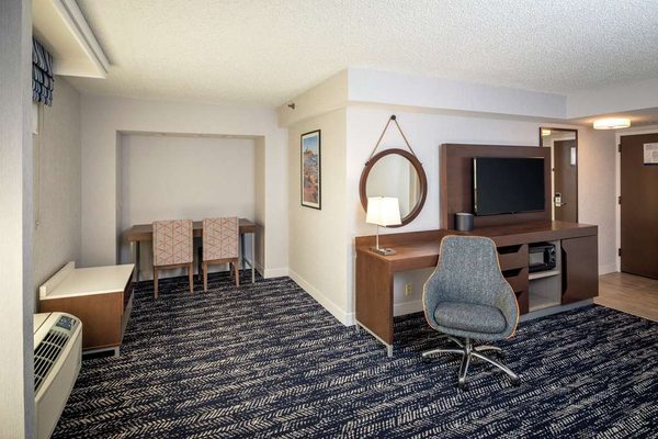 HAMPTON INN LONG ISLAND/COMMACK - 93 Photos & 44 Reviews - Hotels - 680 ...