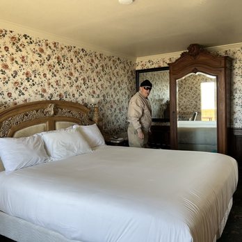 INN ON THE BEACH HOTEL - 231 Photos u0026 215 Reviews - 1175 S Seaward Ave,  Ventura, California - Hotels - Phone Number - Yelp