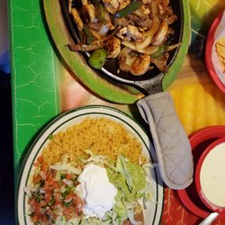 El Vallarta Mexican Restaurant - Sizzling fajitas Mexico Viejo