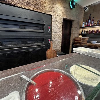 Farini - Pizza making area - Italian Near Me - Venezia, VE