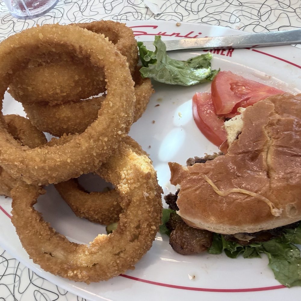 Sunliner Diner - Diners Near Me - Orange Beach, Alabama Sunliner Diner - Diners Near Me - Orange Beach, Alabama