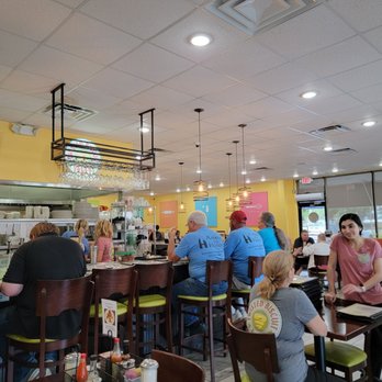 Twisted Biscuit Diner - Dining room - American Near Me - Tavares, Florida