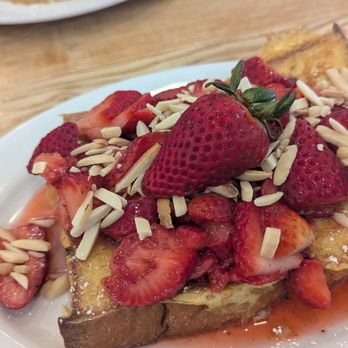 Jongewaard's Bake n Broil - Strawberry French toast - American Near Me - Long Beach, California Jongewaard's Bake n Broil - Strawberry French toast - American Near Me - Long Beach, California