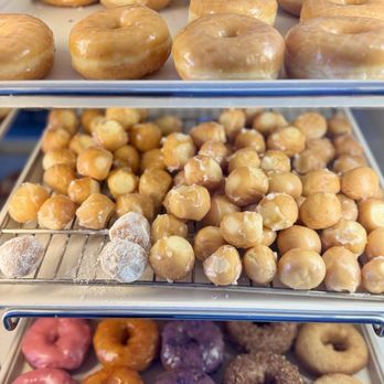 Donut Star - Glazed, donut holes & colorful cake donuts - Donuts Near Me - Chino Hills, California Donut Star - Glazed, donut holes & colorful cake donuts - Donuts Near Me - Chino Hills, California