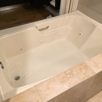 Hotel CURRENT - Jacuzzi - Hotels Near Me - Long Beach, California