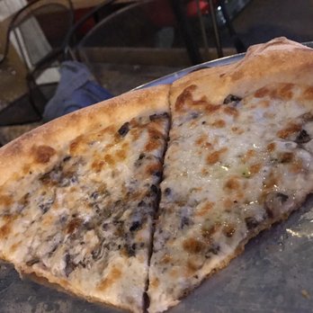 Craft Pizza - White truffle pizza - Pizza Near Me - Chicago, Illinois