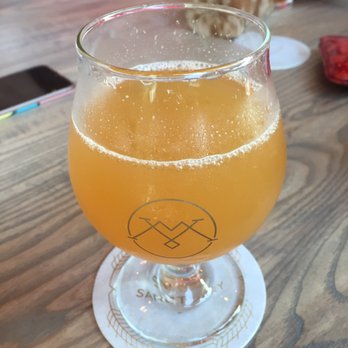 Vis Major Brewing - Pineapple IPA - Breweries Near Me - Omaha, Nebraska