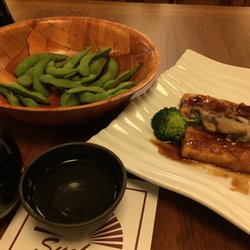 Suehiro - Edamame y Tofu frito como entradas.
