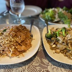 Pahd Thai and Pahd See - Eew
