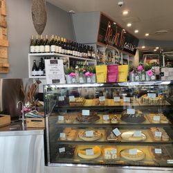 De Ja Vu - Desert, wine and coffee bar