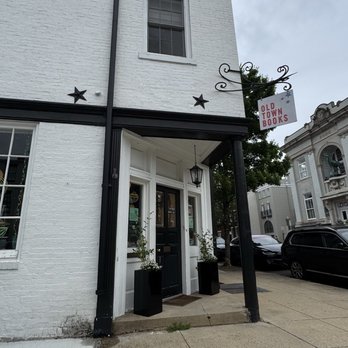 Old Town Books - Bookstores Near Me - Alexandria, Virginia