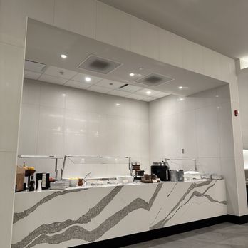 The Club - Food bar - Airport Lounges Near Me - Chicago, Illinois