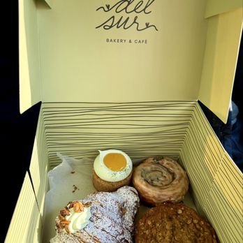 Del Sur Bakery & Cafe - Filipino Near Me - Chicago, Illinois
