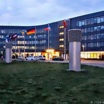 Hafenhaus - Hafenhaus zur blauen Stunde (12/2019) - Landmarks & Historical Buildings Near Me - Lübeck, SH