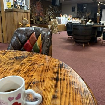 Luzader's 3 Girls Diner - American Near Me - Sutton, West Virginia