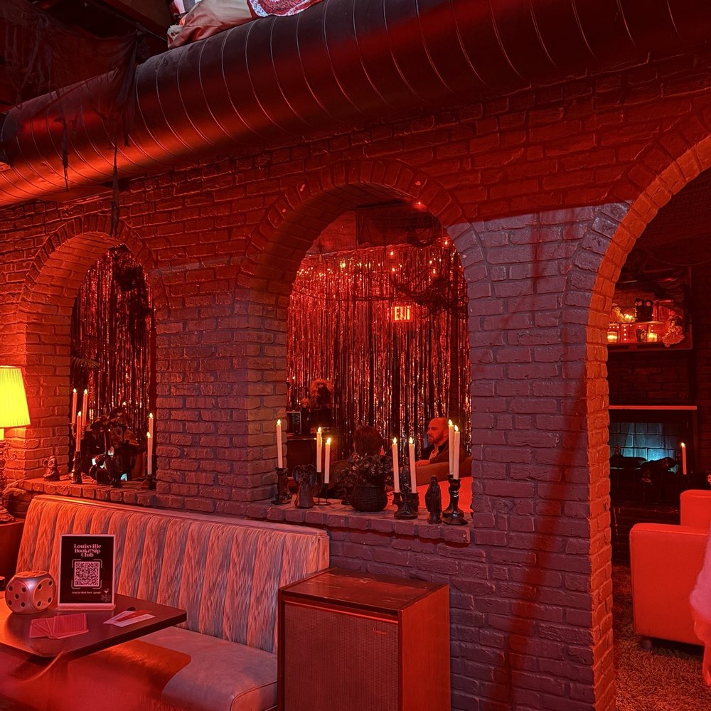 The Whirling Tiger - Inside - Bars Near Me - Louisville, Kentucky