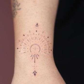 Crispy Aura Fine Line Tattoos - Tattoo Near Me - Chicago, Illinois Crispy Aura Fine Line Tattoos - Tattoo Near Me - Chicago, Illinois