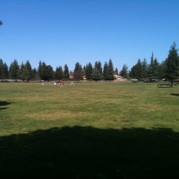 Emerald Cove Park - Large grassy area suitable for soccer - Parks Near Me - Bakersfield, California