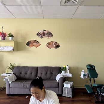 Kapalama Massage & Spa - Foot massage with reflexology! $45 for 30 mins . - Massage Near Me - Honolulu, Hawaii