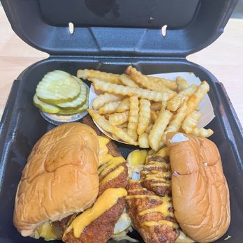 Dave's Hot Chicken - Dave's #2 2 Sliders w/ Fries - Chicken Shop Near Me - Midvale, Utah