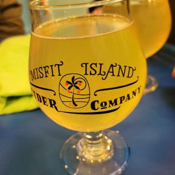 Misfit Island Cider - Loved the cider and the atmosphere of this small tasting room! - Cideries Near Me - Langley, Washington