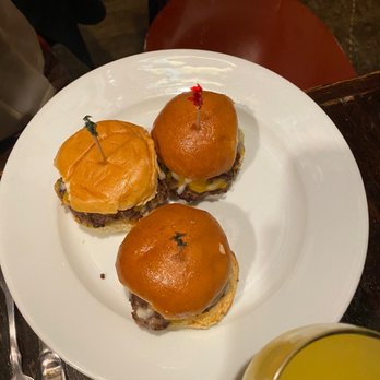 Madhatter - Sliders Brunch - Bars Near Me - Washington, DC, District of Columbia Madhatter - Sliders Brunch - Bars Near Me - Washington, DC, District of Columbia