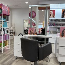 Ulta Beauty - Open floor salon
