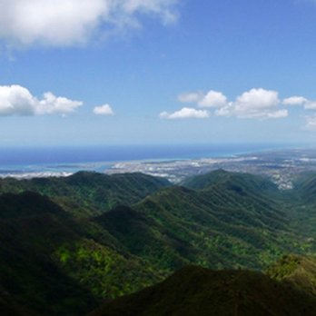 Moanalua Middle Ridge - Looking back on Honolulu airport - Hiking Near Me - Honolulu, Hawaii Moanalua Middle Ridge - Looking back on Honolulu airport - Hiking Near Me - Honolulu, Hawaii