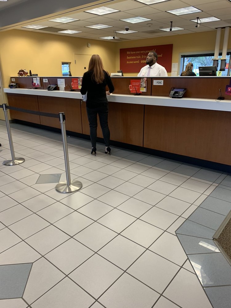 WELLS FARGO BANK 7255 Radio Rd, Naples, Florida Banks & Credit