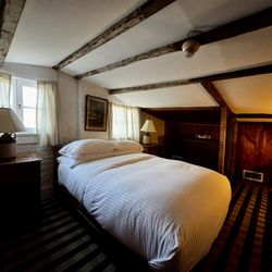 The American Hotel - APT room